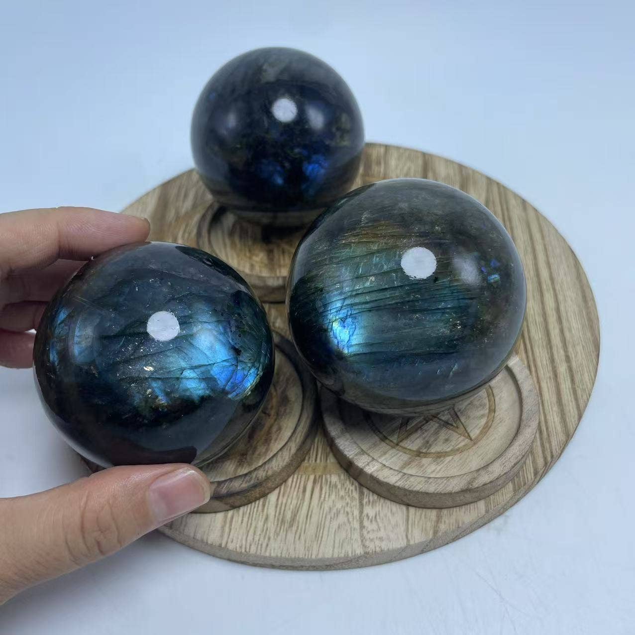 Large Labradorite Sphere – Iridescent Natural Stone Ball