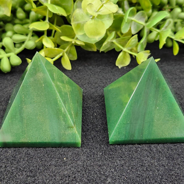 Jade Green Polished Semi-Precious Gemstone Pyramid -5cm